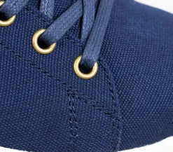 Best Roam Women Sneakers